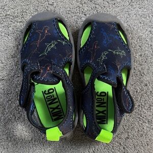 Mix No. 6 Kids Water Shoes - Black and Neon Green